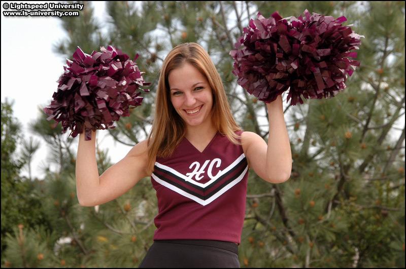 Photos d'une cheerleader s'exhibant
 #60577485