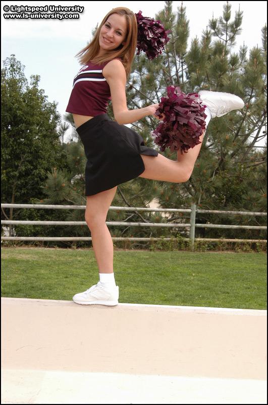 Photos d'une cheerleader s'exhibant
 #60577499
