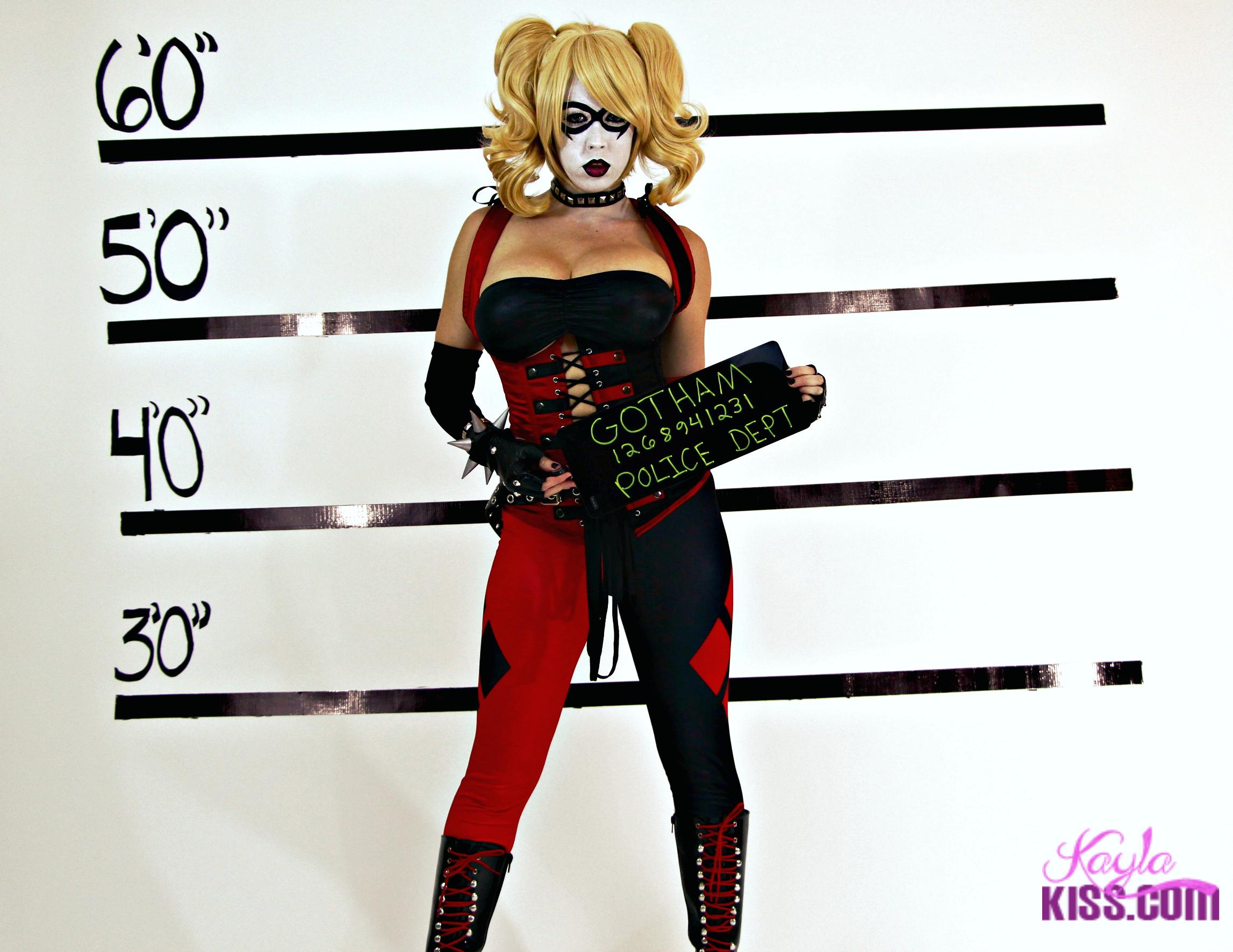 Busty Hottie Kayla Kiss Dresses Up As Harley Quinn For You