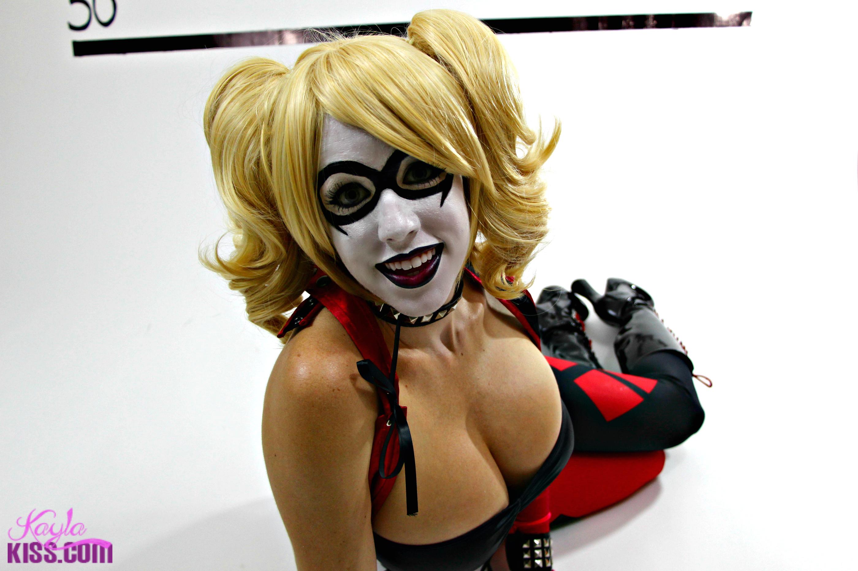Busty hottie Kayla Kiss dresses up as Harley Quinn for you #58183725