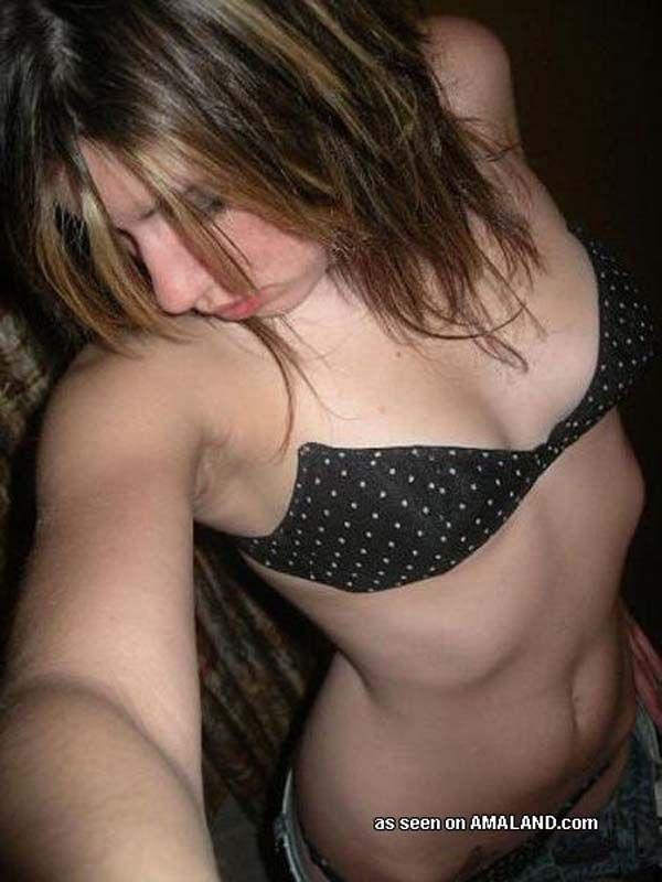 Immagini di hot teen sluts prendendo foto di se stessa
 #60719124