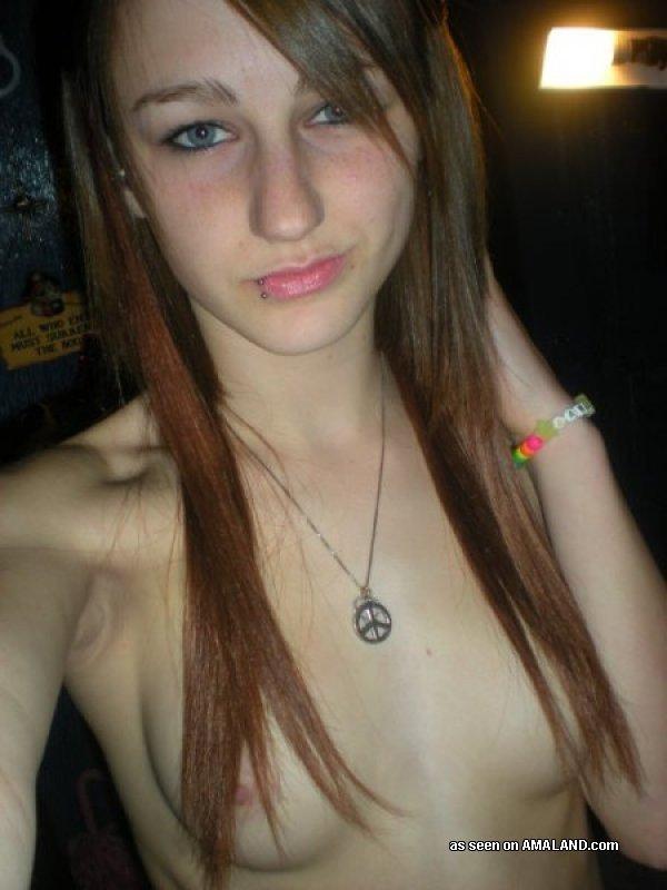 アマチュアシーンの女の子がカムでセクシーなポーズをとる写真集
 #60636774