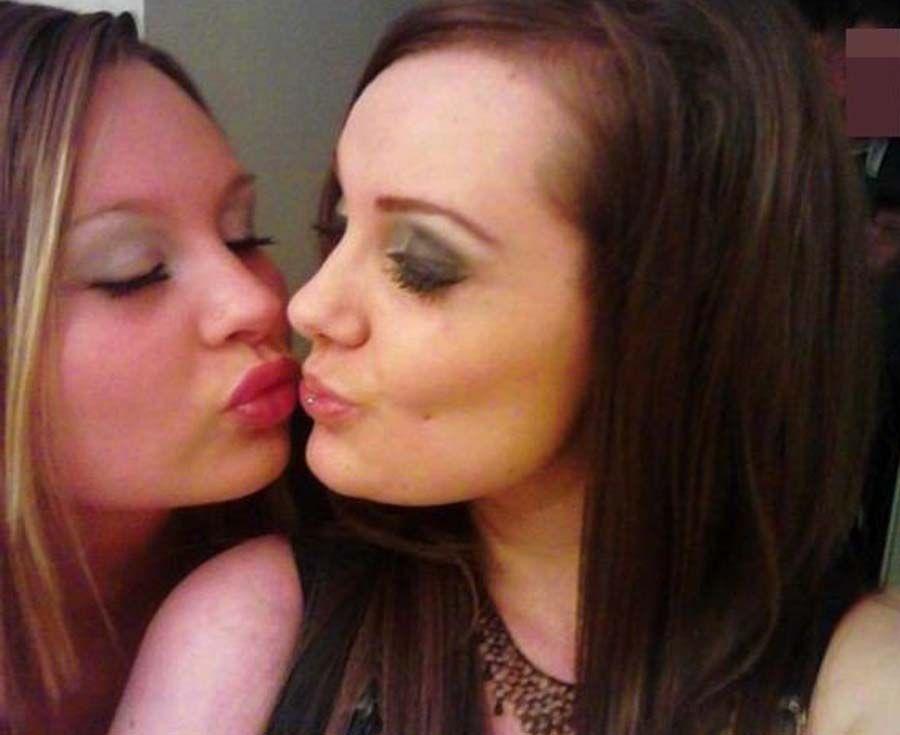Bilder von unglaublichen lesbischen Mädchen, die es treiben
 #60651638