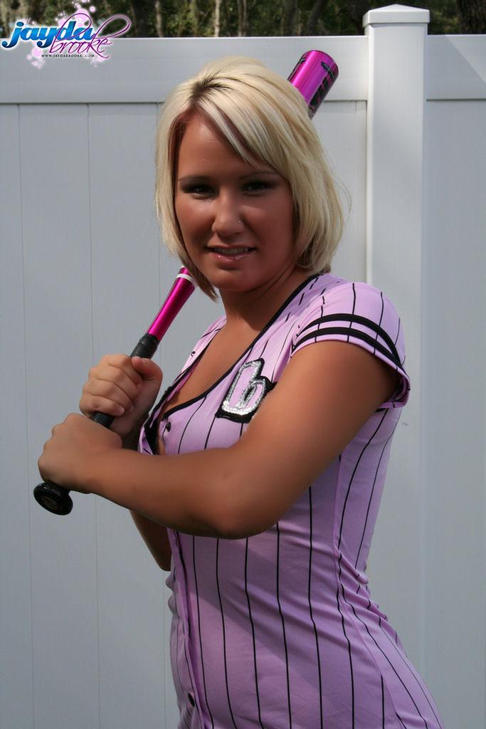 Bilder von jayda brook spielen einige sexy baseball
 #55163333