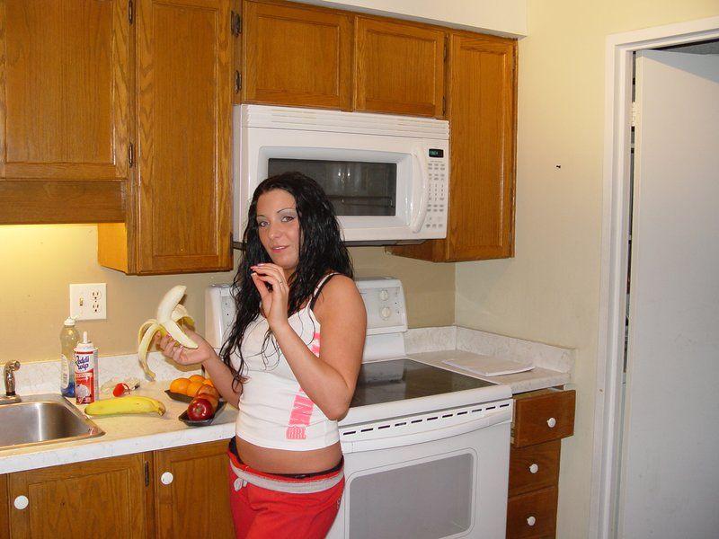 Fotos de la joven chloe foxxx ensuciandose en la cocina
 #53790741