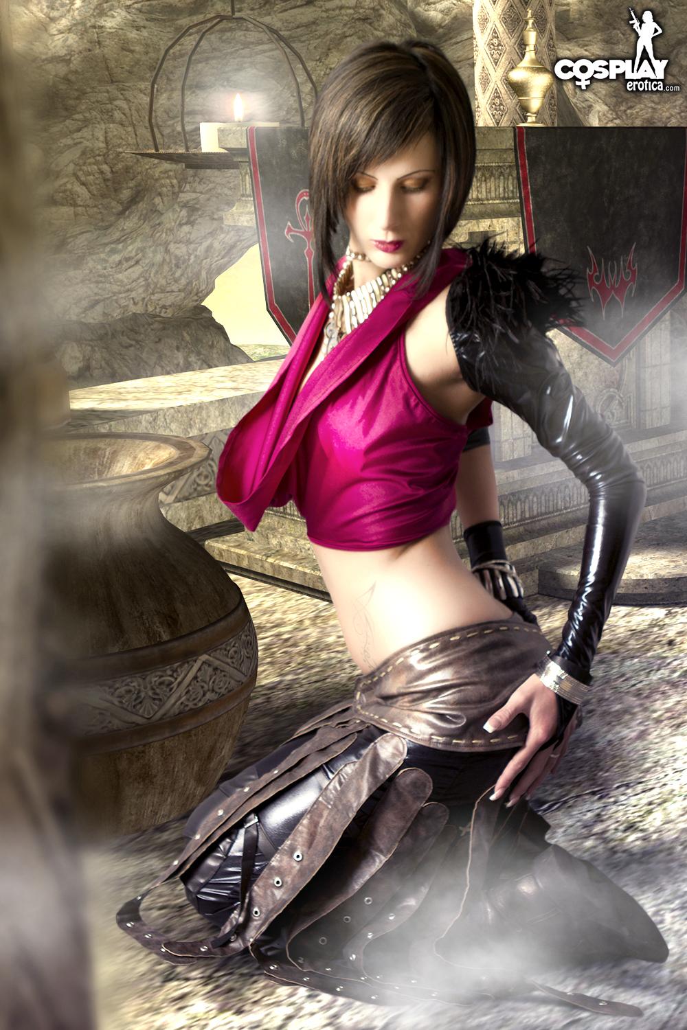 La beauté cosplay tina expose ses seins et sa chatte.
 #60295565