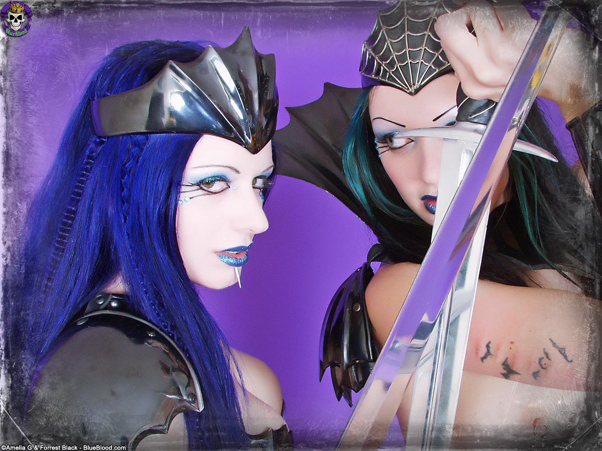 Darenzia y scar13 - chicas guerreras de fantasía gótica con estilo oscuro
 #60367391