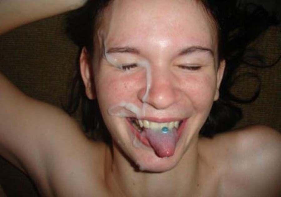 Photos d'éblouissantes jeunes filles adorant le sperme sur leur visage
 #60518201