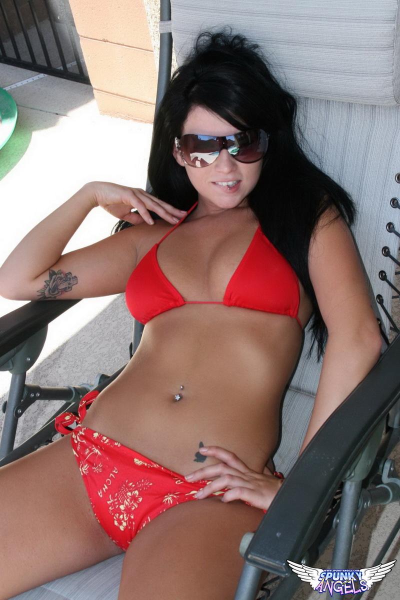 Hot teen Chloe James flashes in her sexy bikini #55653490