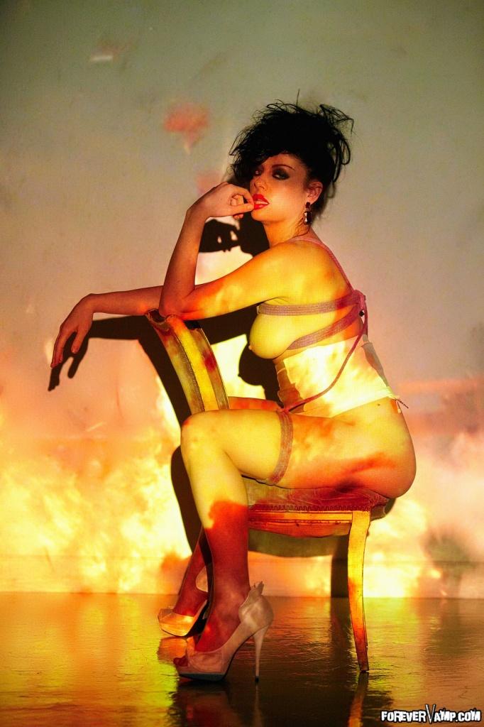 Sovereign Syre gives a different sort of fetish set imposing herself on war images #59993046