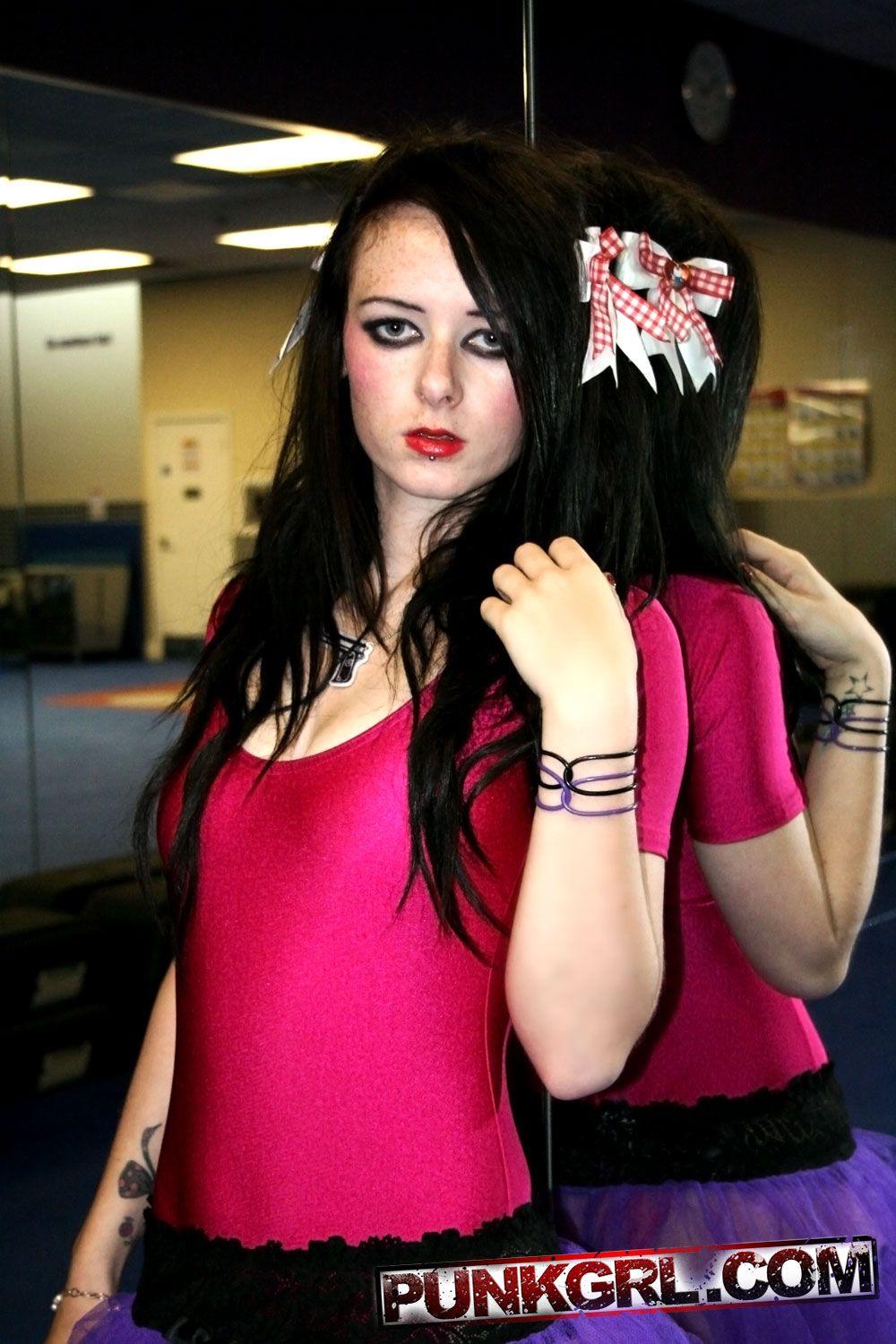 Pictures of punk girl Kitten Pink looking hot in the dance studio #58759879