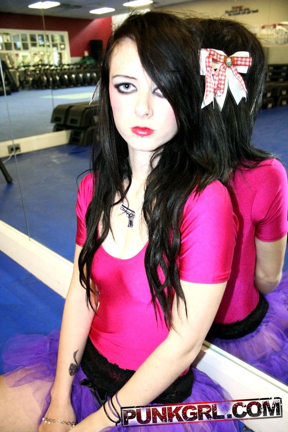 Pictures of punk girl Kitten Pink looking hot in the dance studio #58759999