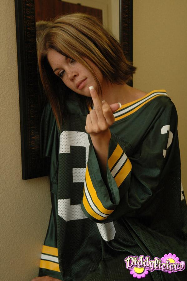 Pictures of Diddylicious sending her football team some love #54061424