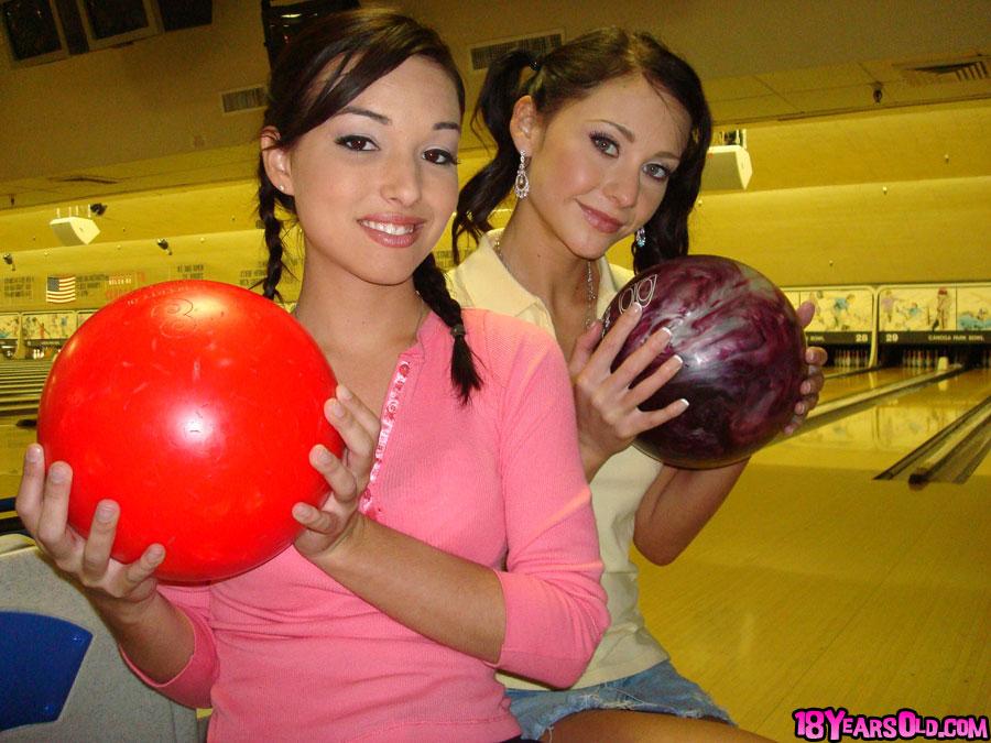 Slutty teens Sandy and Jessica have juicy threesome #55493620