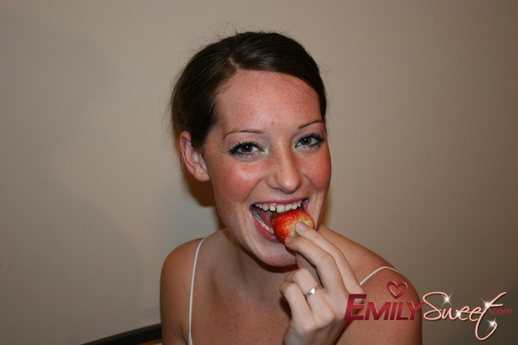 Pictures of teen babe Emily Sweet playing with her food #54238417