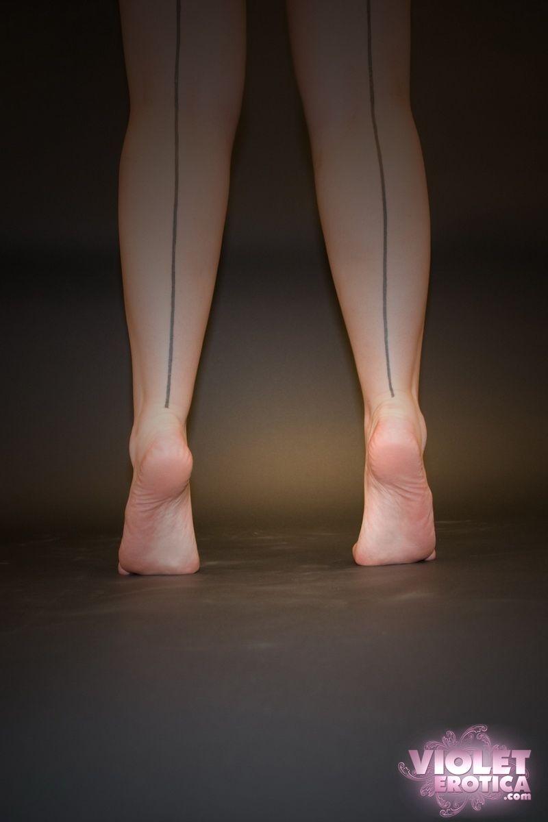 バイオレット・エロティカの写真は、あなたにいくつかの足フェチのアクションを与える
 #60152284