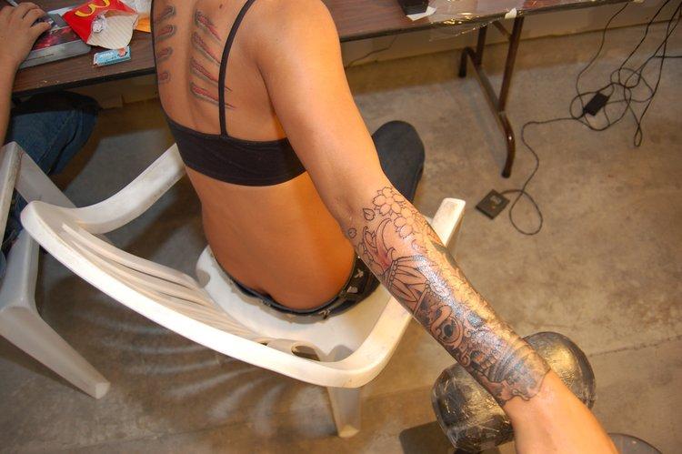 Pictures of Sexy Lette getting a new tattoo #59952307
