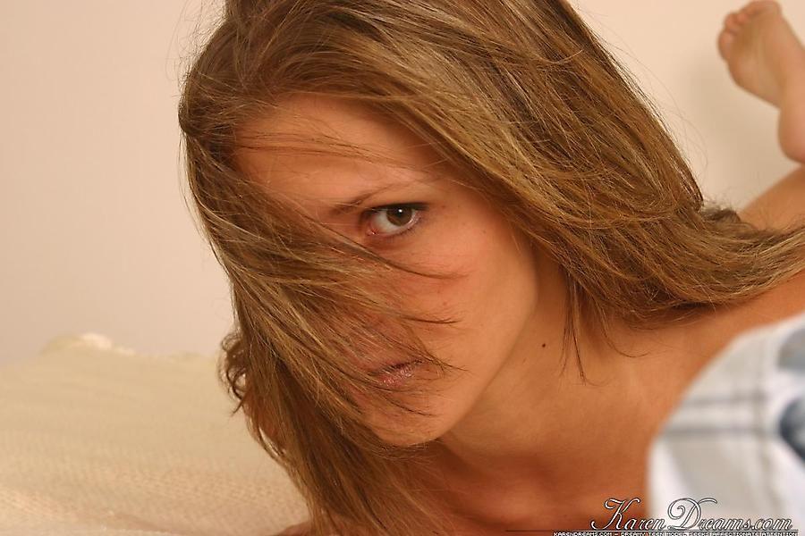 Pictures of teen model Karen Dreams waiting for you in bed #56020591