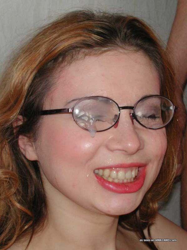 Photos d'une copine chaude à lunettes se faisant recouvrir de sperme
 #60520286