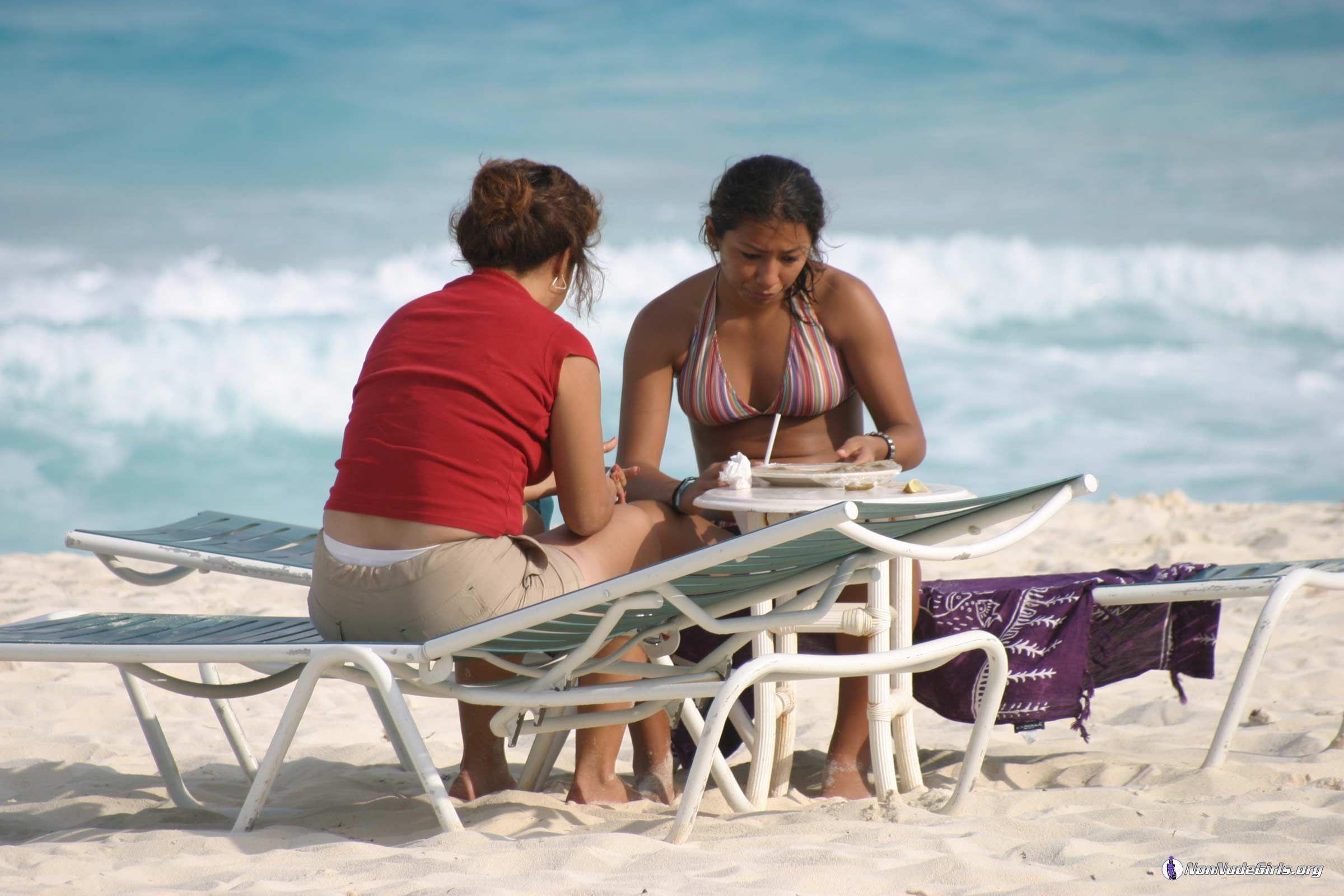 Immagini di ragazze calde che ottengono il loro freak in vacanza di primavera
 #60680037