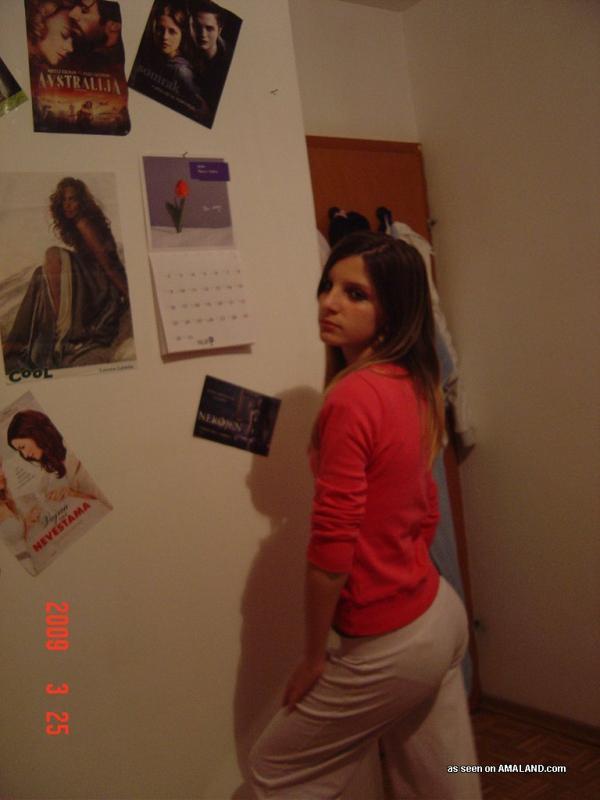 Sexy Amateur-Mieze camwhoring in ihrem Schlafzimmer
 #60657259