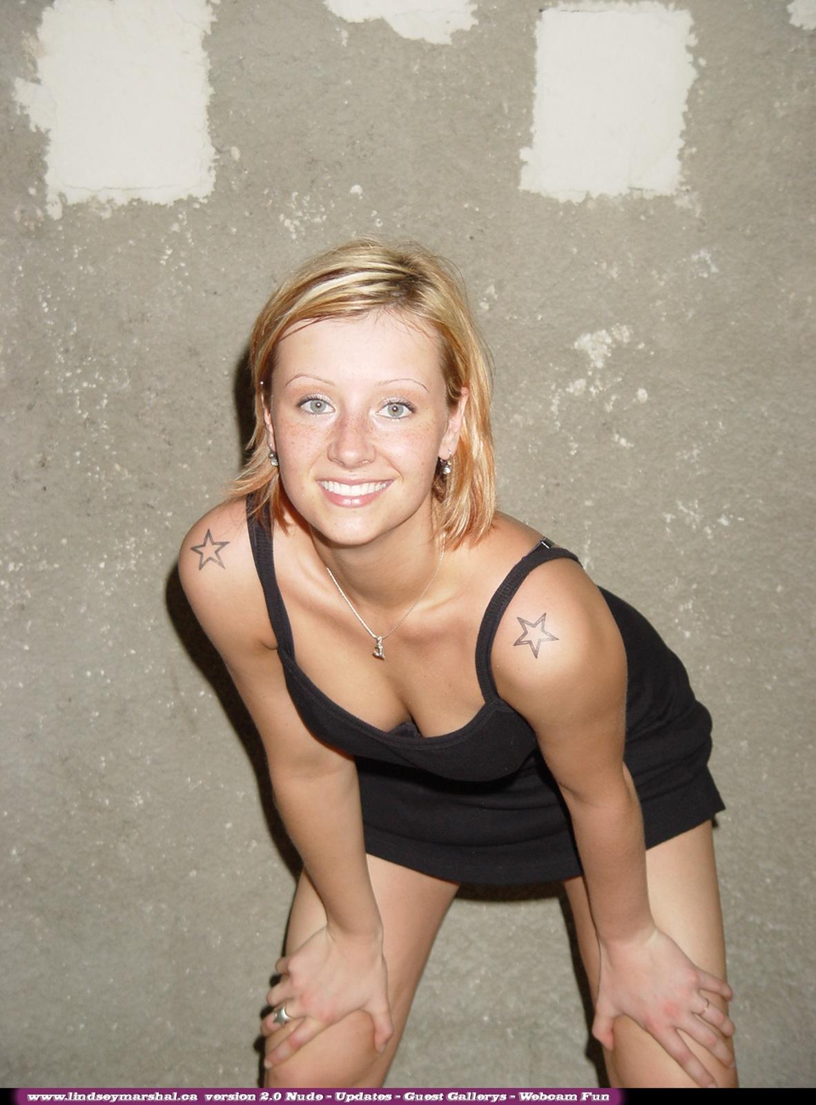 Immagini di Lindsey Marshal ottenere nudo per la macchina fotografica
 #58977117