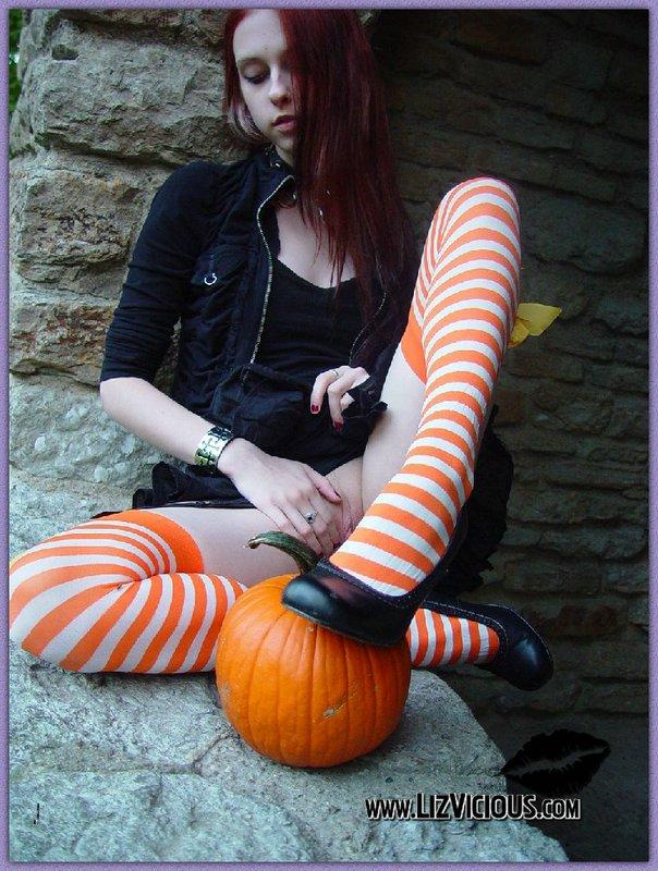 Liz Vicious ready for halloween #59038124