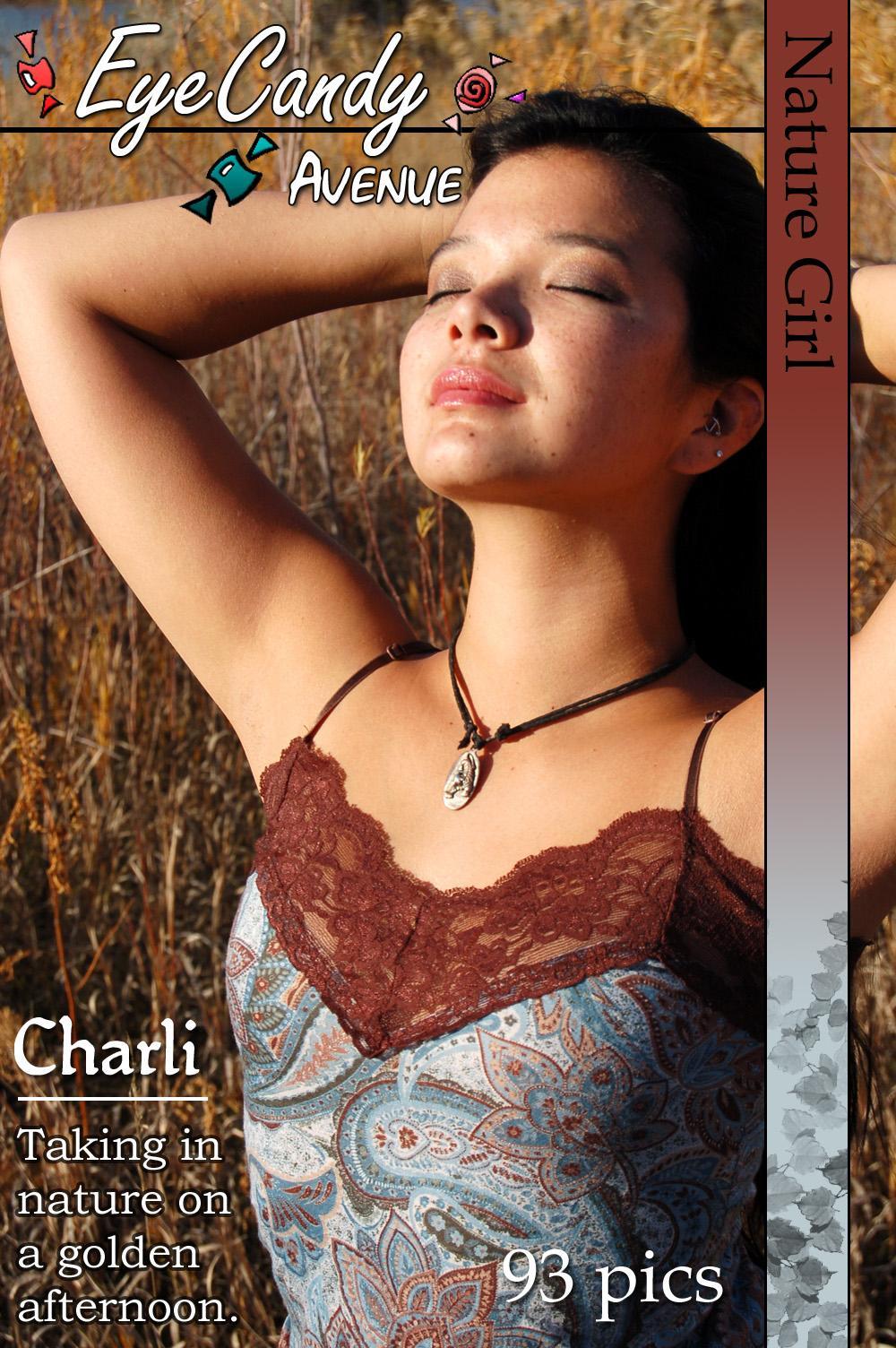 美しい少女charliは、その見事なボディで自然の美しさに挑戦しようとする
 #53745095