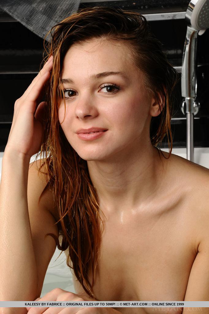 Wunderschöne Teenagerin Kaleesy will mit Ihnen in "Rifoma" baden gehen
 #55909338