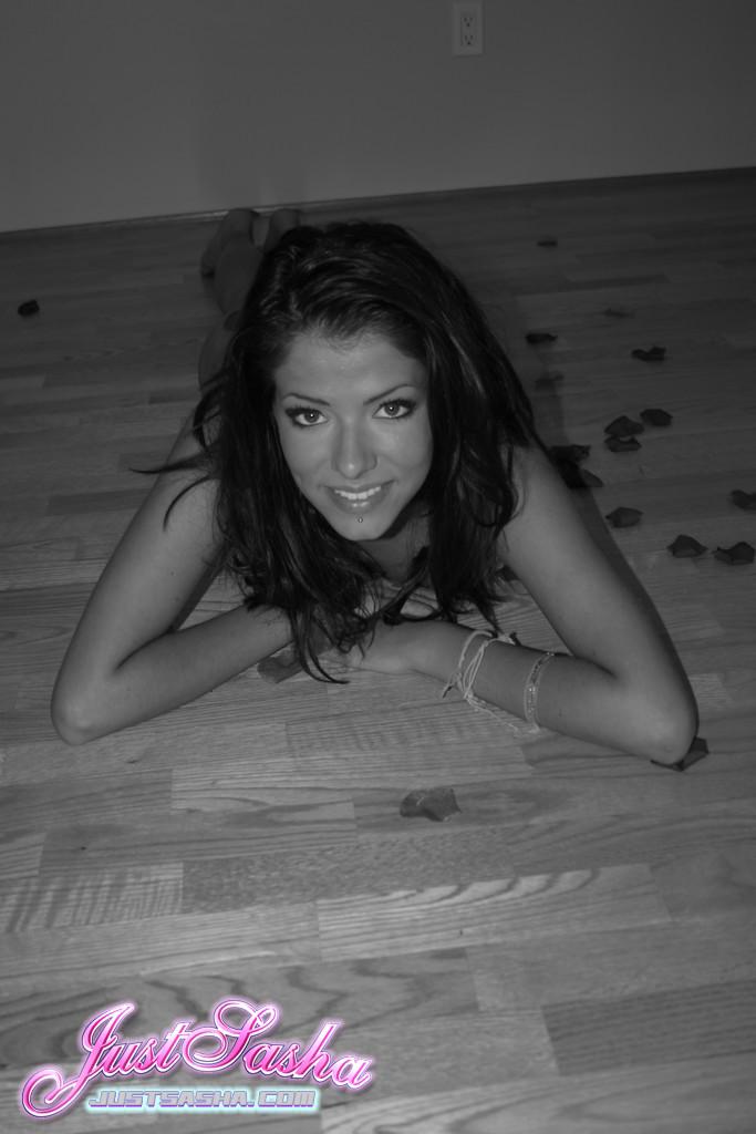 Fotos de Just Sasha desnuda en blanco y negro
 #55815568