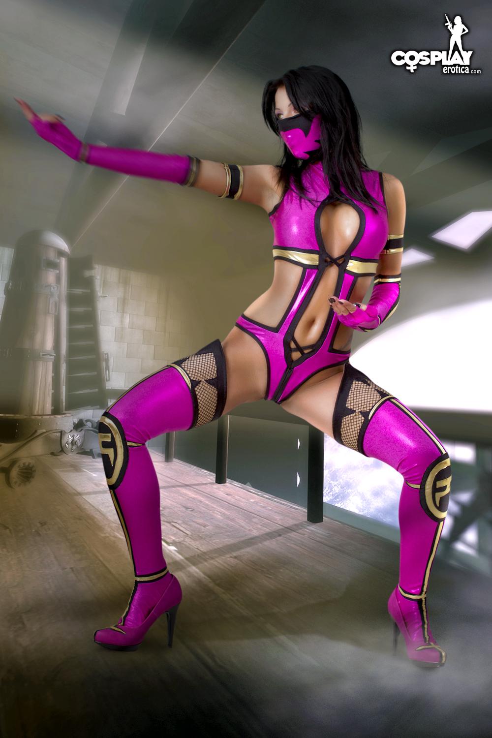 Cosplay babe Mea Lee dresses as Milena from Mortal Kombat #59444205