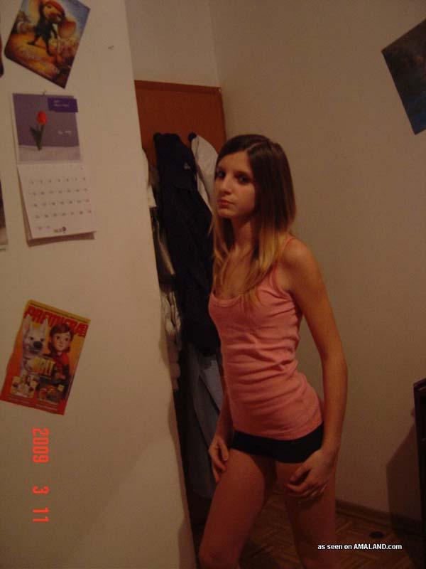 Photo compilation of a nice amateur pretty chick's selfpics #60660447