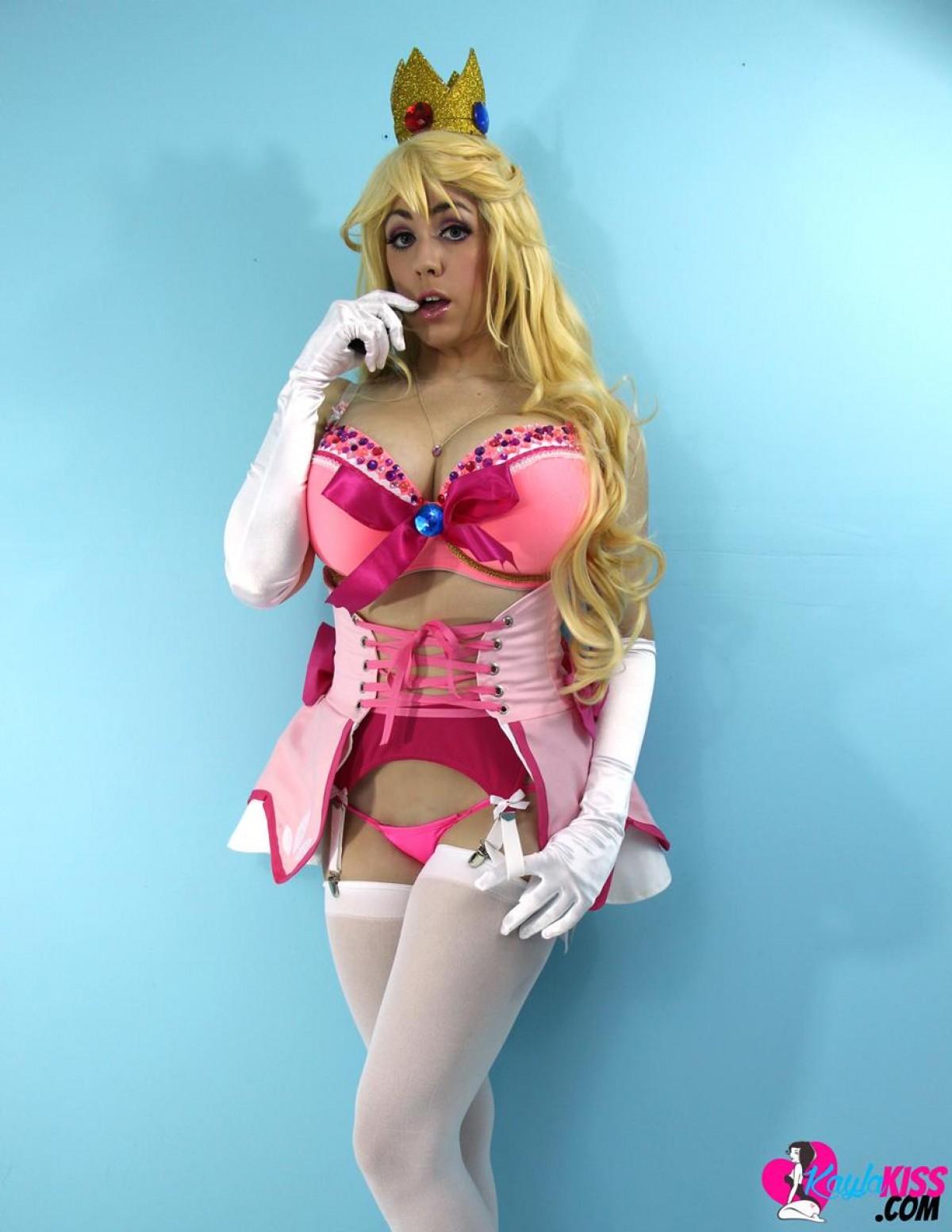 Hot teen Kayla Kiss cosplays as Princess Peach #58186967