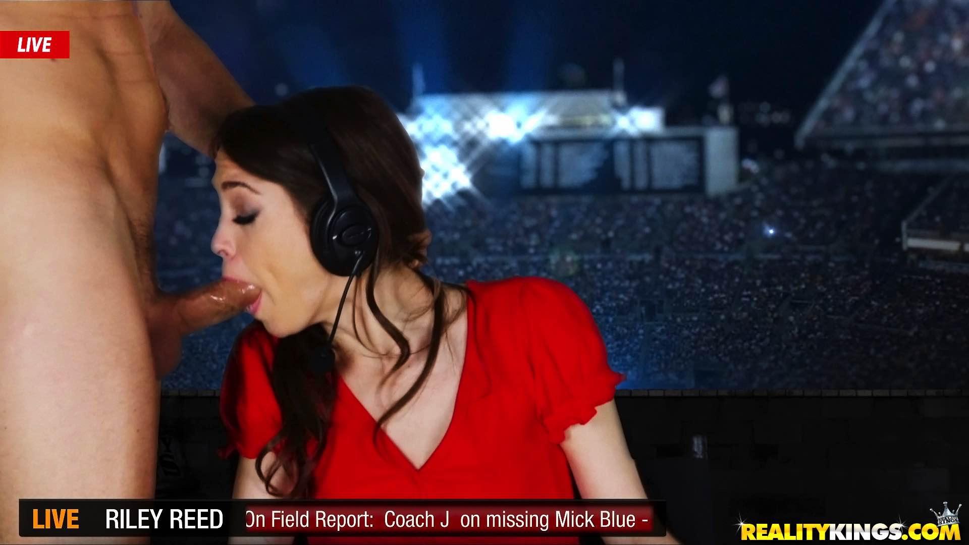 Riley Reid, présentatrice sexy, se fait baiser en direct.
 #59871839
