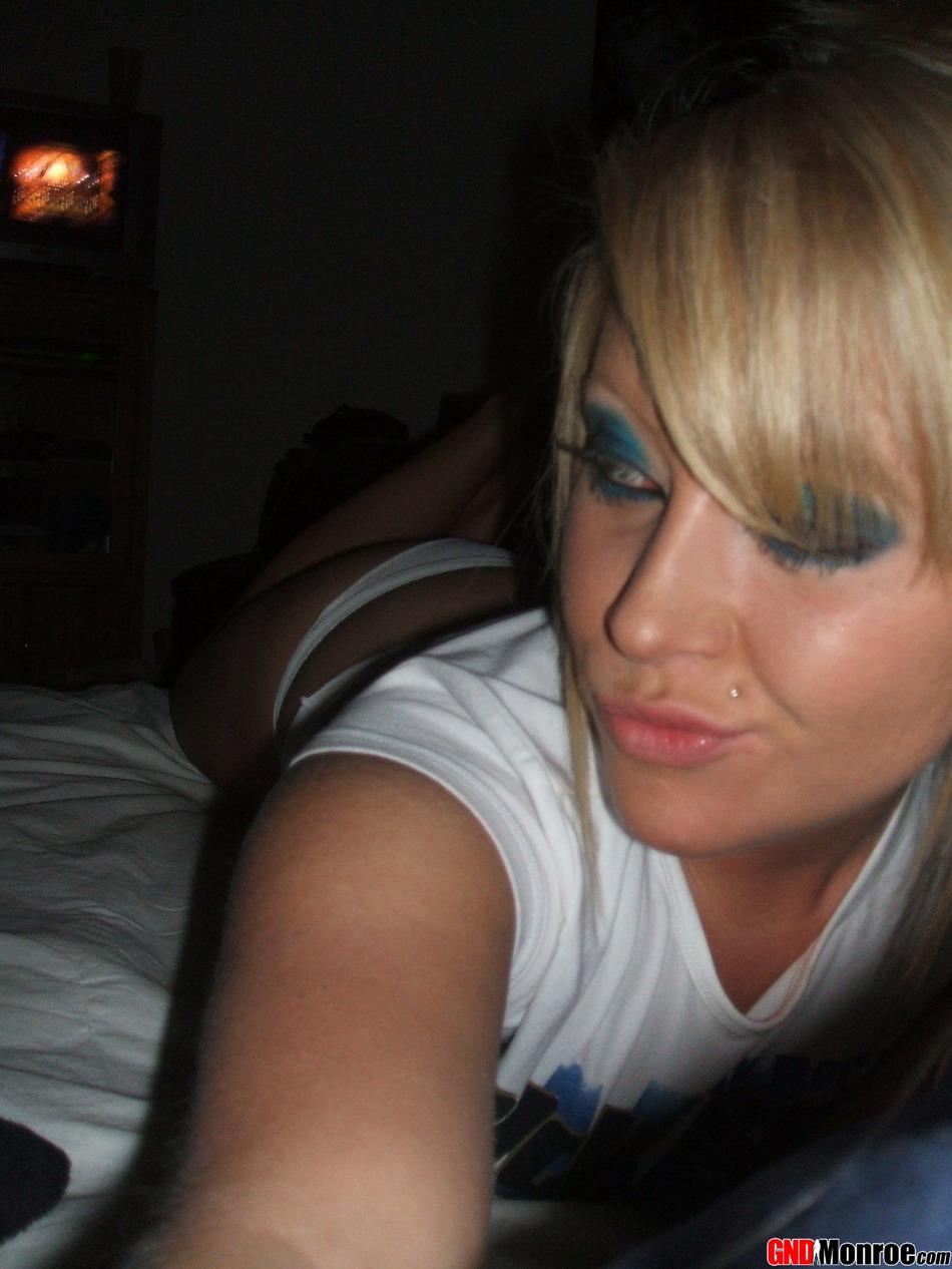 Pictures of teen hottie GND Monroe teasing on webcam #59627874