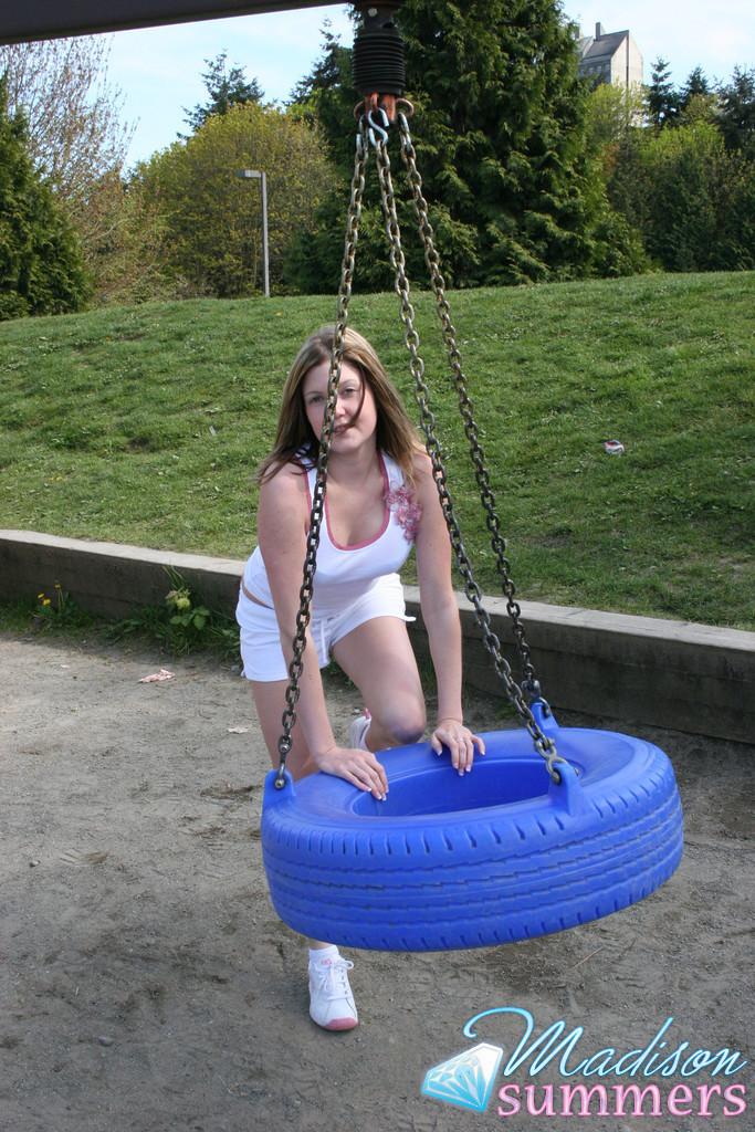 Pictures of teen model Madison Summers teasing at a park #59162289
