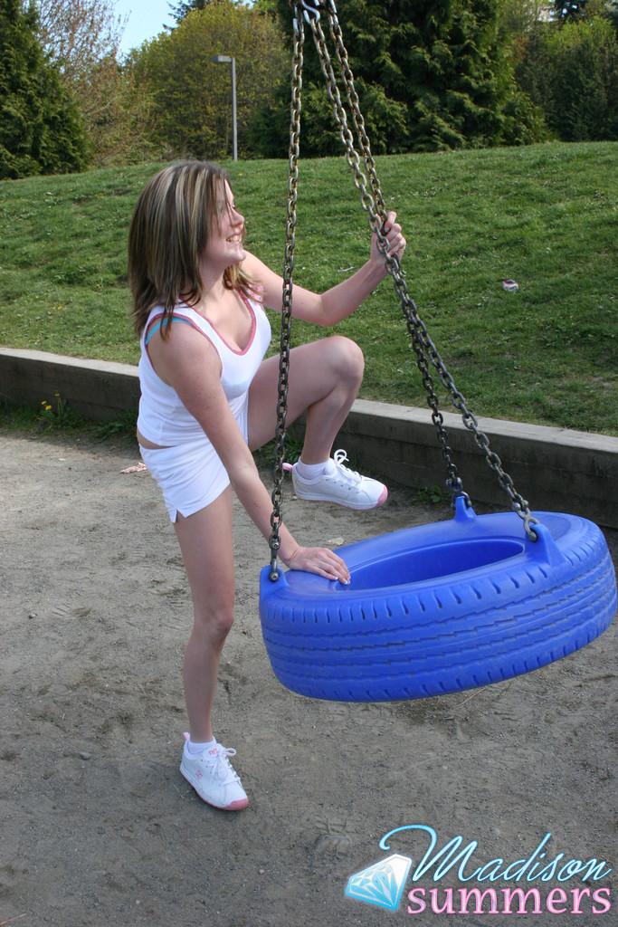 Pictures of teen model Madison Summers teasing at a park #59162311