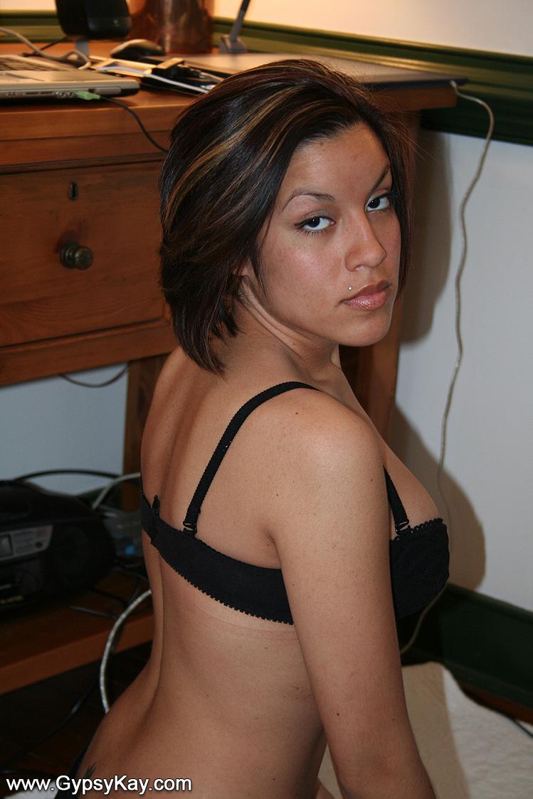 Pictures of teen Gypsy Kay waiting for you in bed #54594048