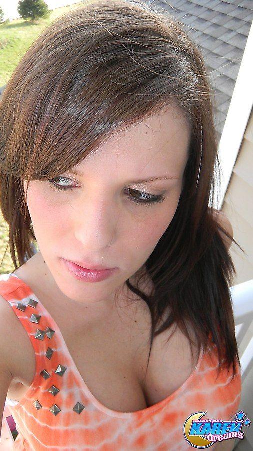 Pictures of teen amateur Karen Dreams taking some sexy pics of herself #57999051