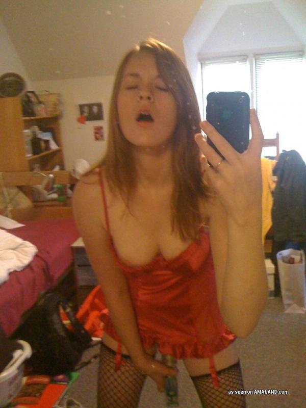 Galerie de photos d'amatrices coquines se masturbant à la webcam
 #60493397