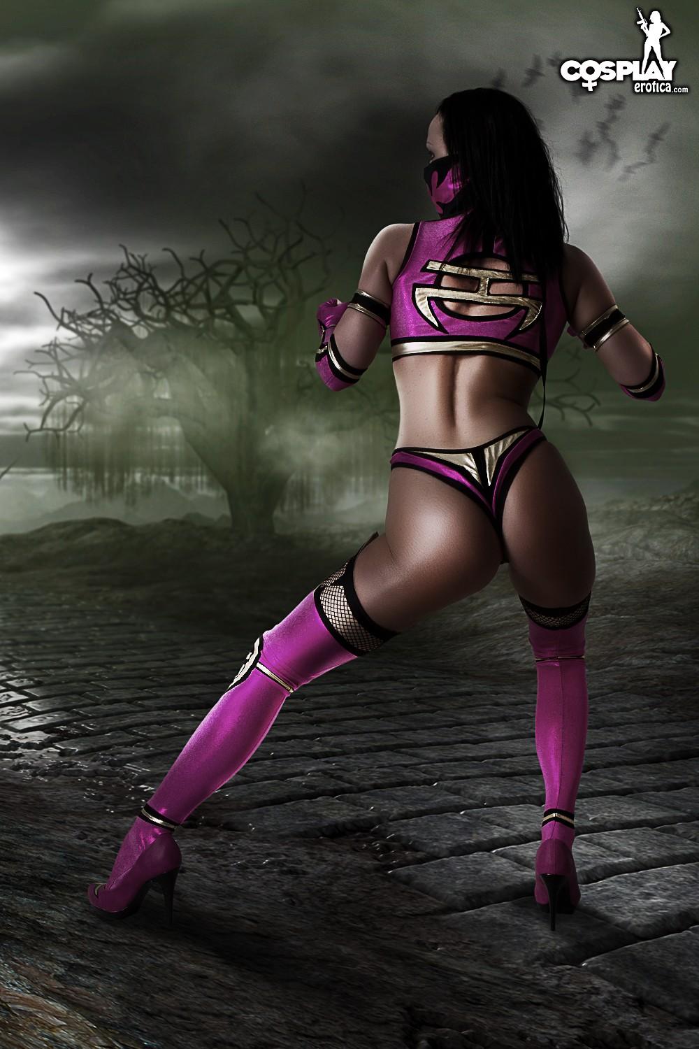 Beautiful cosplayer Kyra dresses up as Mileena from Mortal Kombat #60295758