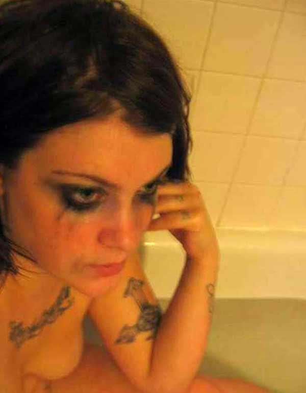 Pictures of hot alternative girlfriends showing off on cam #60639423