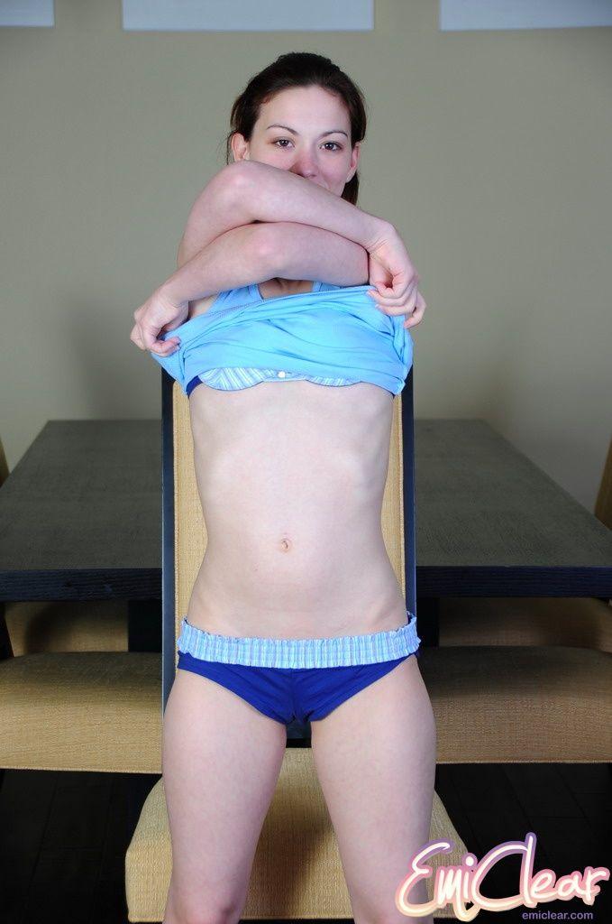 Bilder von teen cutie emi klar nackt und bereit zu ficken
 #54185450