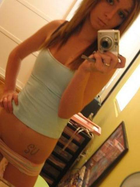 Pictures of hot amateur teen girlfriends taking selfpics of their bodies #60850497