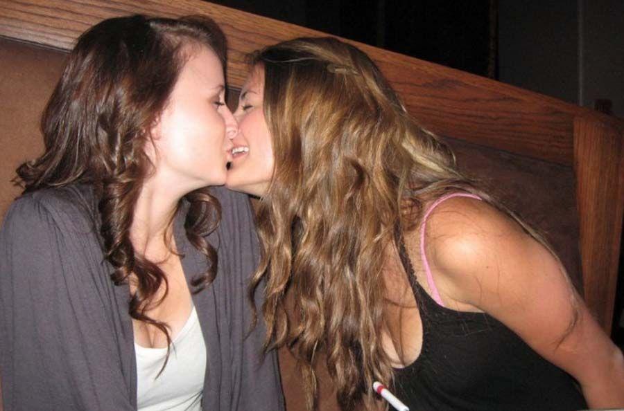 Bilder von lesbischen Mädchen, die ungezogen sind
 #60650214