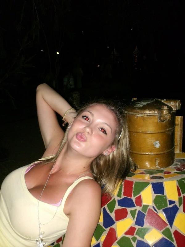 Vollbusige Amateur-Hottie zeigt ihre großen Brüste
 #60470866