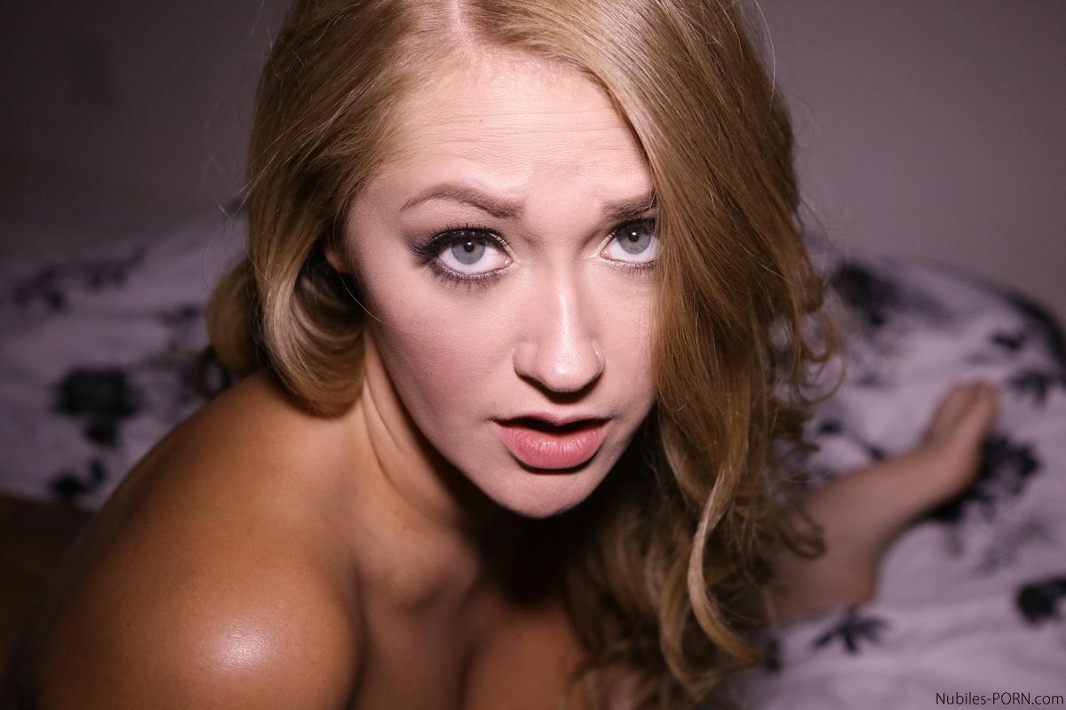 Blonde hottie Kandace Kayne enjoys some hot sex in bed #60709104