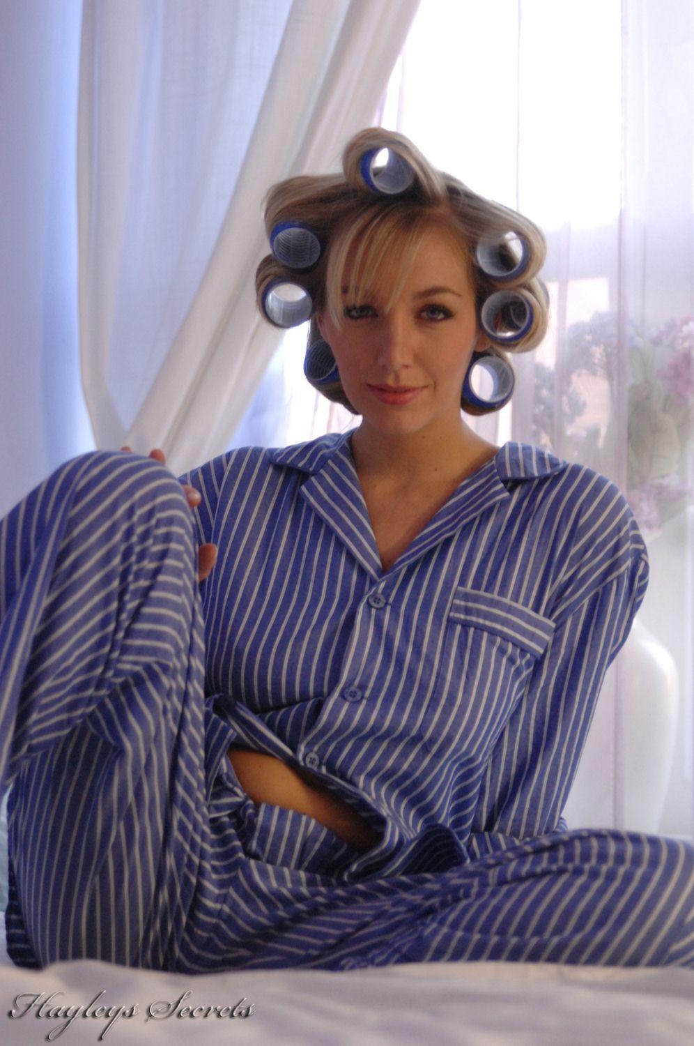 Bilder von hayley marie beim Ausziehen aus ihrem Pyjama
 #54729450