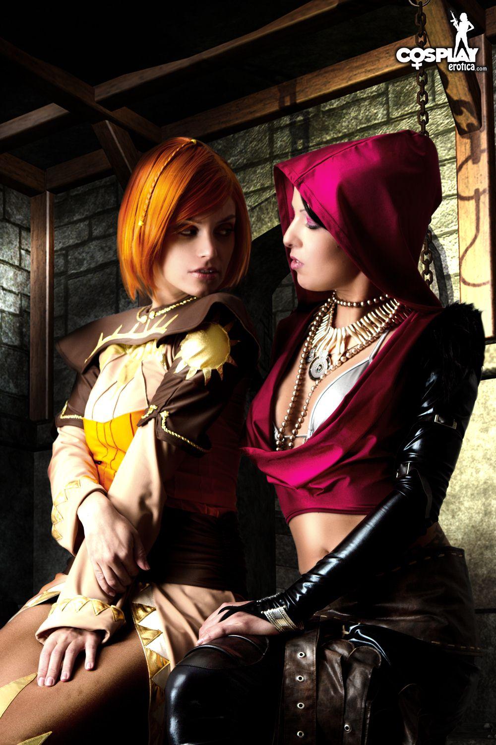 Pictures of Nayma and Mea doing a hot lesbian Dragon Age cosplay #59444429