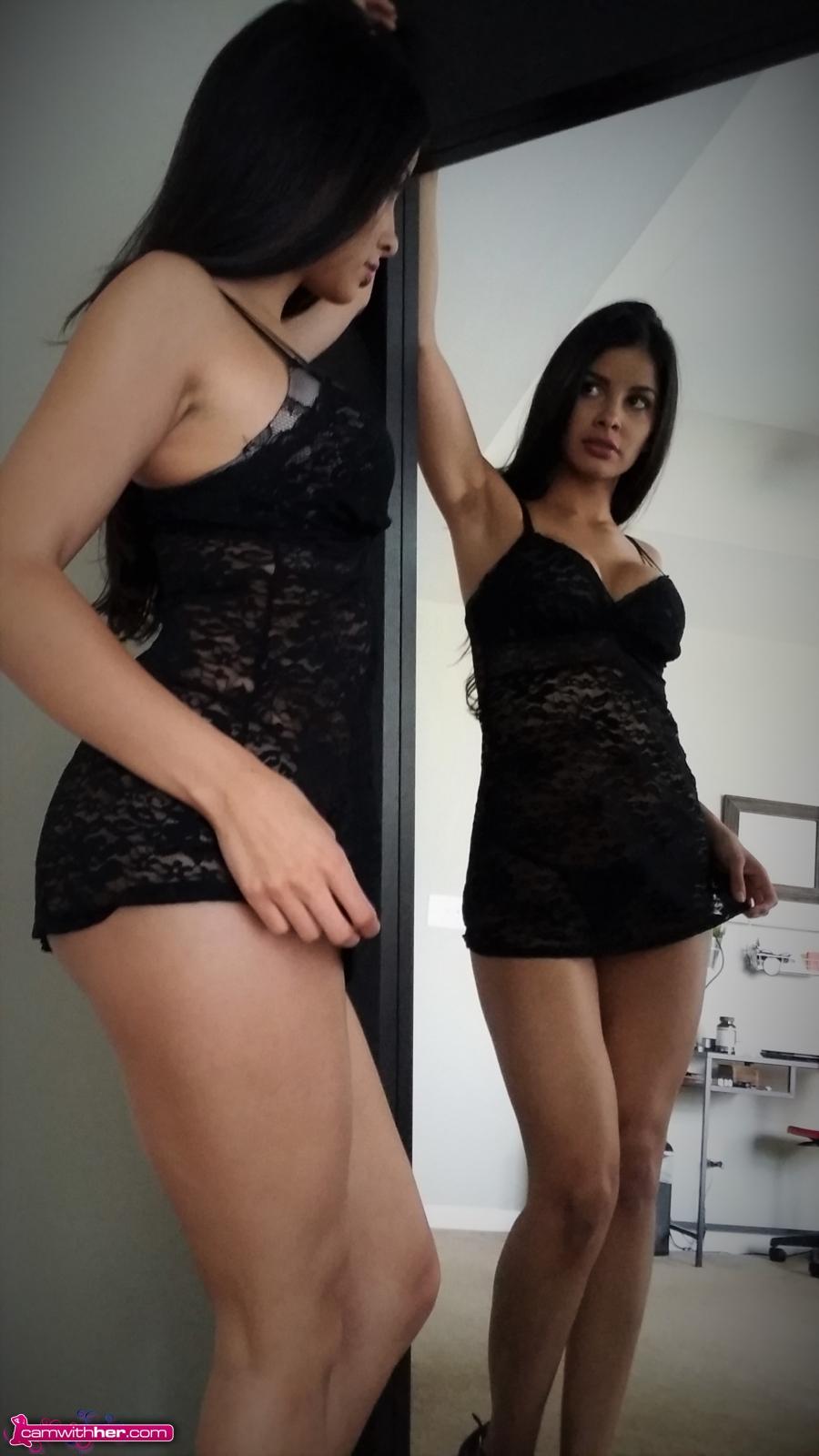 Mileena kiani se desnuda para ti frente a un espejo
 #59553388